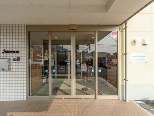 エントランス正面風景
