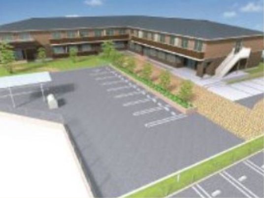 明るい施設の駐車場