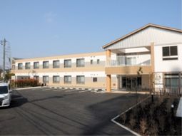 広々とした施設の外観