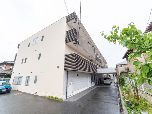 多階層建物の外観