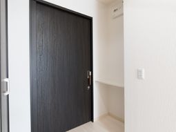 シンプルな廊下の一部