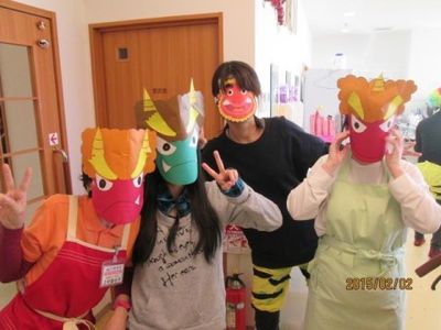 元気な笑顔のスタッフたち