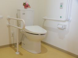 バリアフリーのトイレ設備