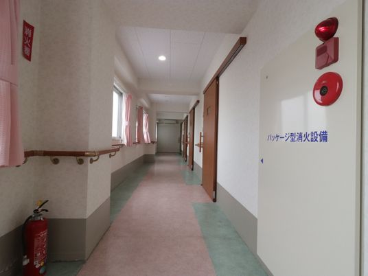 廊下の明るい空間