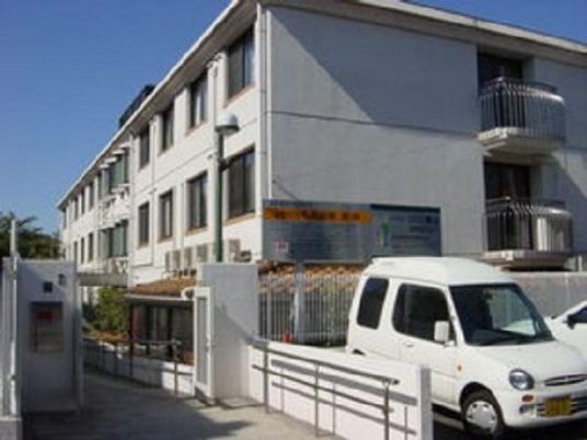 多階層建物のエントランス