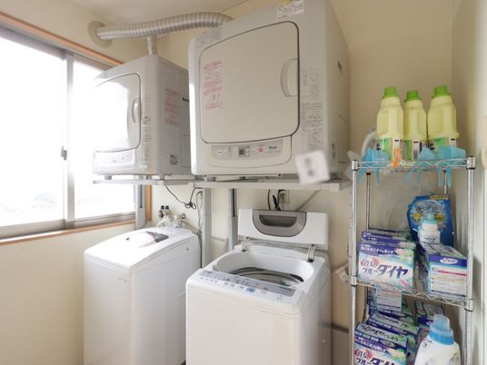 洗濯機と乾燥機の設備
