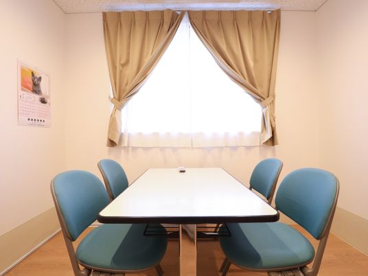 明るい日差しの和室