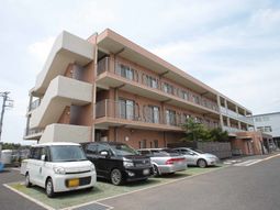 多階層の建物外観
