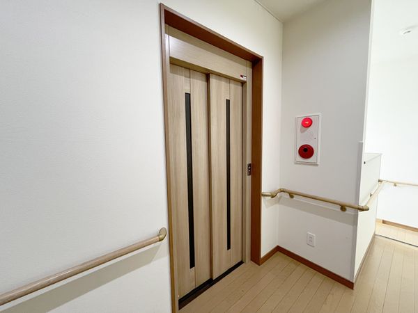 機能的なエレベーター