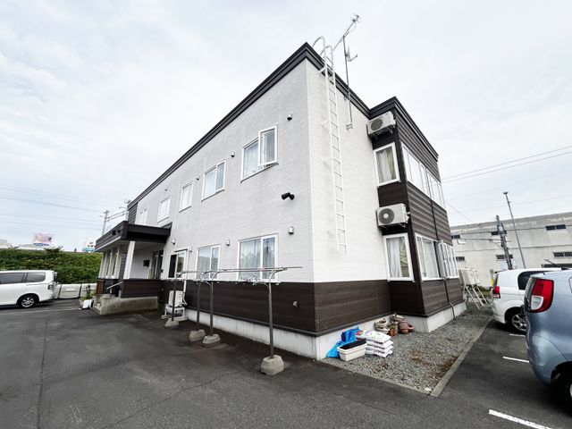 建物外観 外観 働く環境として清潔感のある建物の外観が特徴的です。