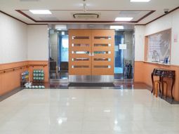 清潔感のあるエントランス