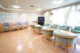 明るいリビングルーム