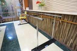 機能訓練用の手すり設備