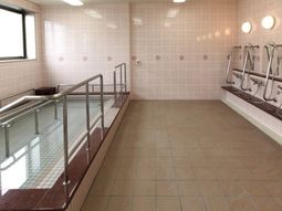 バリアフリーの浴室