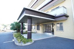 清潔感あるエントランス