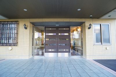 清潔感のあるエントランス