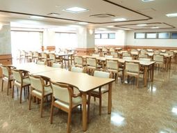 ゆったりとした食堂の様子