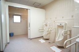 バリアフリーのトイレ空間