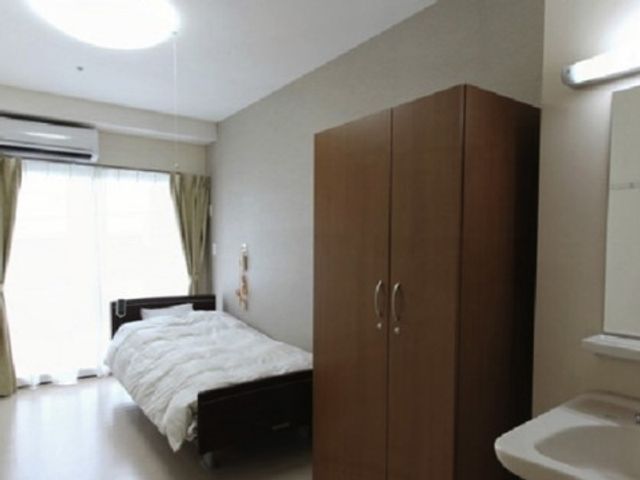 清潔感のある居室 居室 シンプルで洗練されたデザインの居室です。自分の時間を大切にできる静かな空間が確保されています。