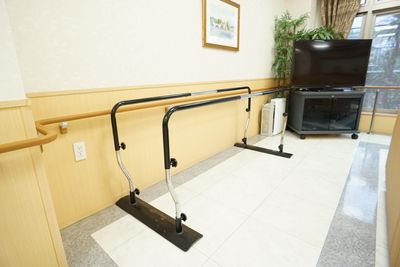 機能訓練用の手すり設置