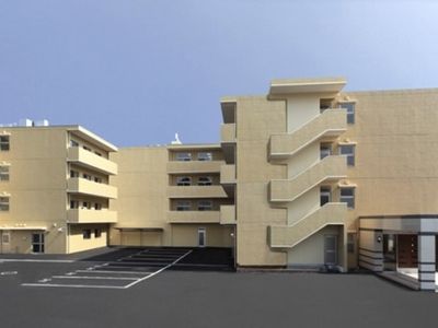 多階建て建物の外観