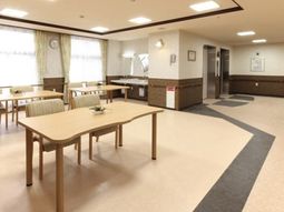 広々した明るいダイニング