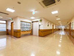清潔感のある明るい廊下