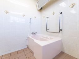 清潔な浴室の様子