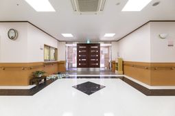 明るいエントランス風景