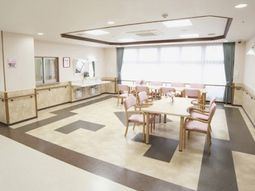 明るい雰囲気のダイニング