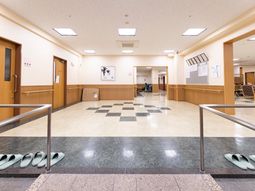 廊下の広々とした空間