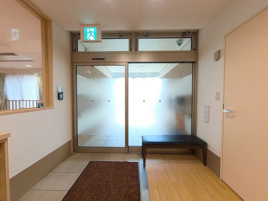 エントランスホール