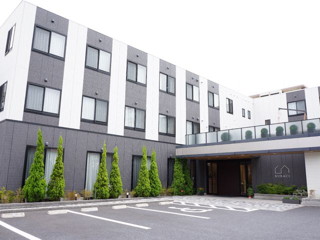清潔感のある施設のエントランス