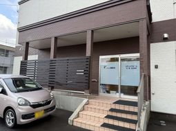外観の正面玄関