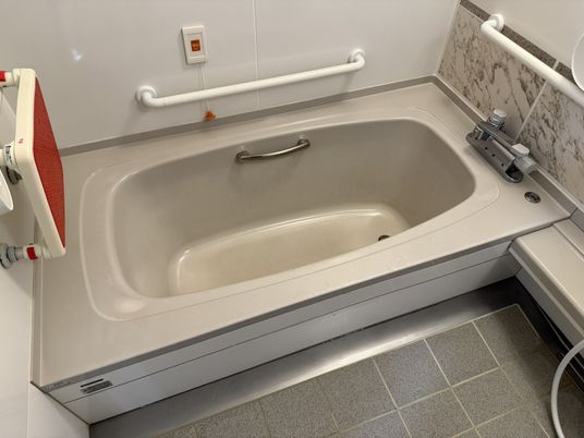 手すり付き浴室