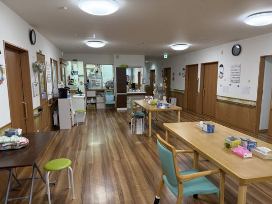 広々としたラウンジ