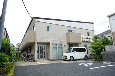 清潔な外観の施設