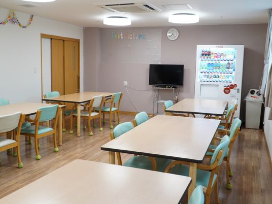 明るい休憩室の様子