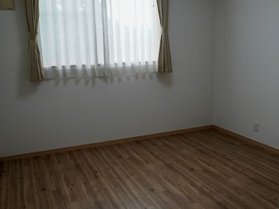 清潔感ある空の居室