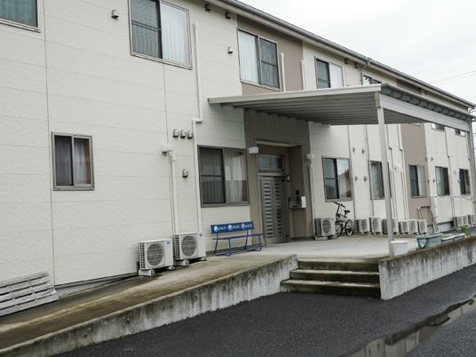 清潔な建物のエントランス
