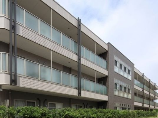 多階層の建物外観