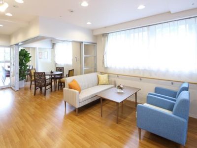 明るいリビングスペース