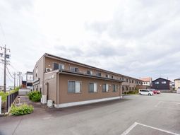 広々とした外観