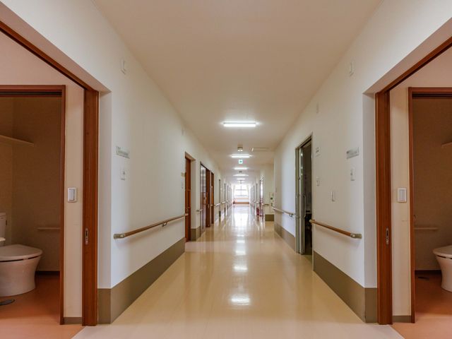 幅広い通路の廊下
