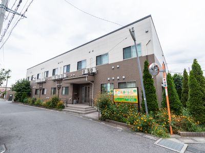 施設の清潔な外観