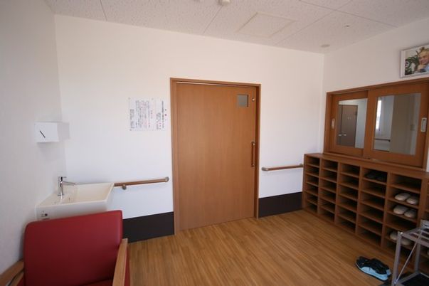 整った居室の入口