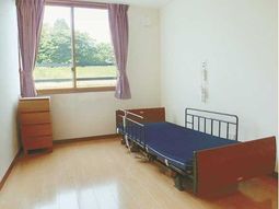 明るい個室の居室
