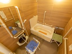 バリアフリーの浴室設備