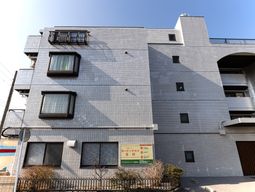 現代的な建物の外観