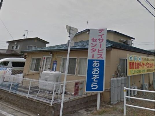 外観の看板付き建物
